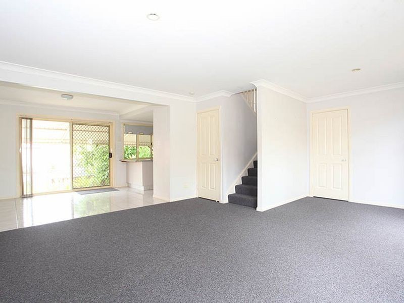 2/33 Osterley Road, Carina Heights QLD 4152