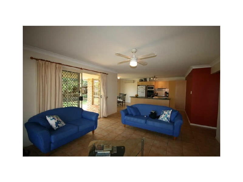 6 Crown Place, Carindale QLD 4152