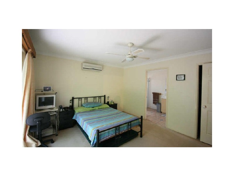 6 Crown Place, Carindale QLD 4152