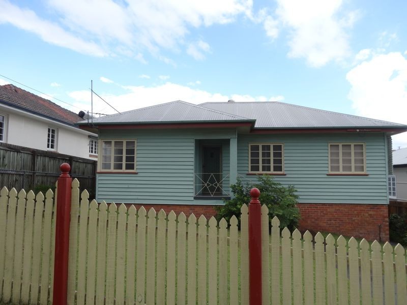 3 Henderson Street, Camp Hill QLD 4152