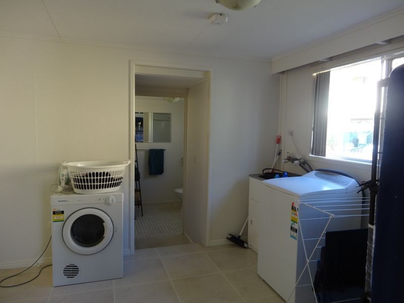 2 Herswell Avenue, Wynnum West QLD 4178