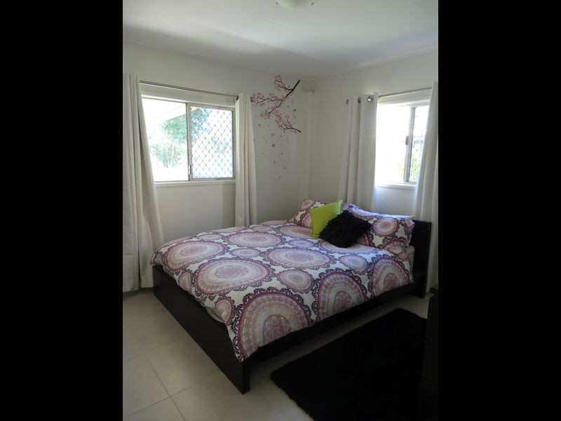 2 Herswell Avenue, Wynnum West QLD 4178