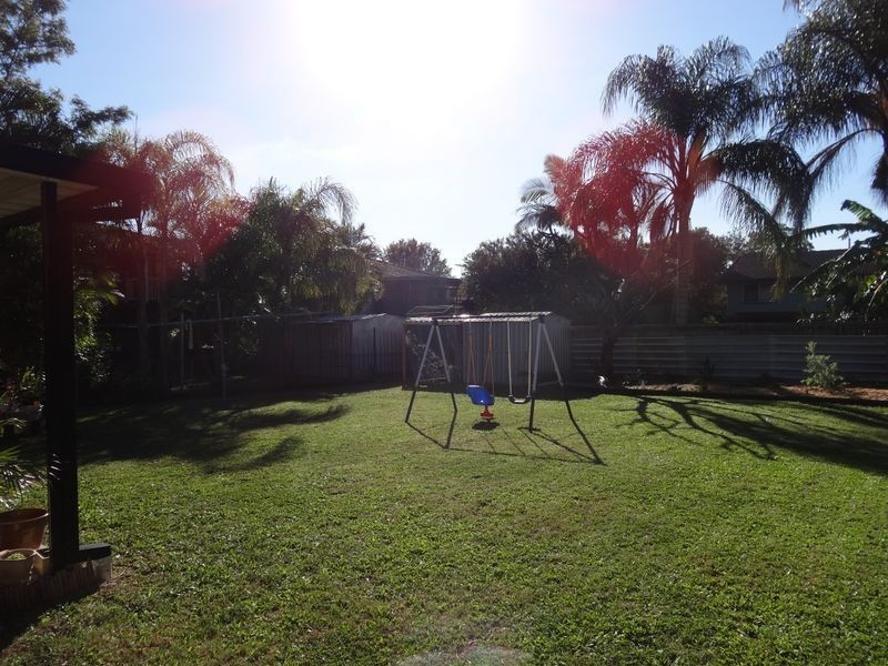 2 Herswell Avenue, Wynnum West QLD 4178