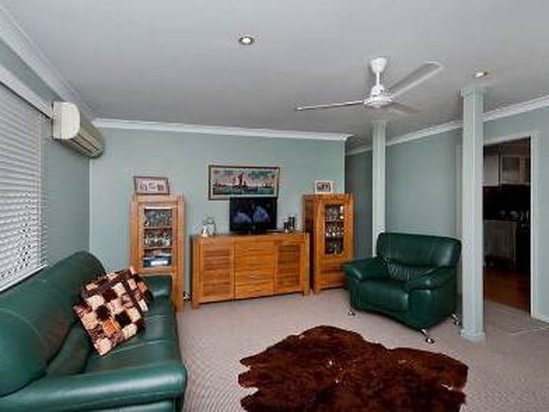 27 Casmaria Street, Mansfield QLD 4122