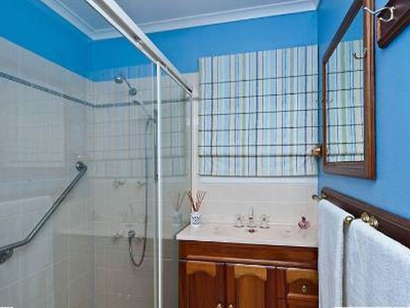 27 Casmaria Street, Mansfield QLD 4122