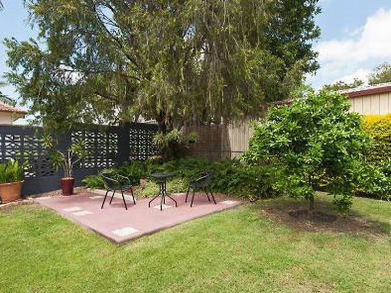 27 Casmaria Street, Mansfield QLD 4122