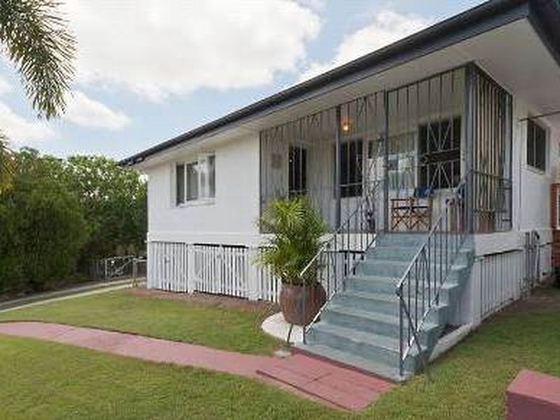 27 Casmaria Street, Mansfield QLD 4122