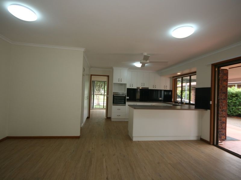 5 Mannersley Street, Carindale QLD 4152