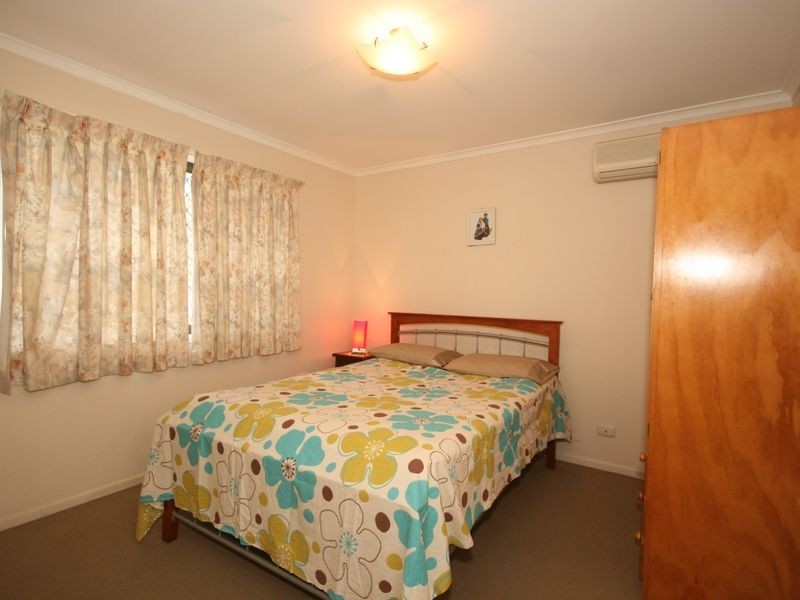 77 Bridgnorth Street, Carindale QLD 4152