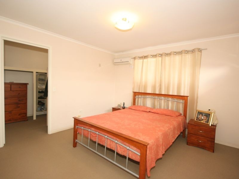 77 Bridgnorth Street, Carindale QLD 4152