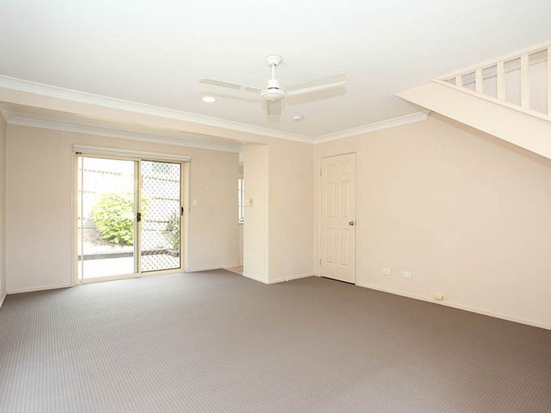 2/27 Daniells Street, Carina QLD 4152