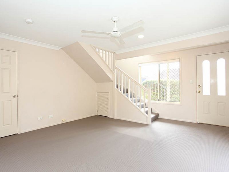 2/27 Daniells Street, Carina QLD 4152