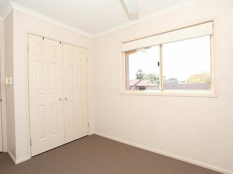 2/27 Daniells Street, Carina QLD 4152