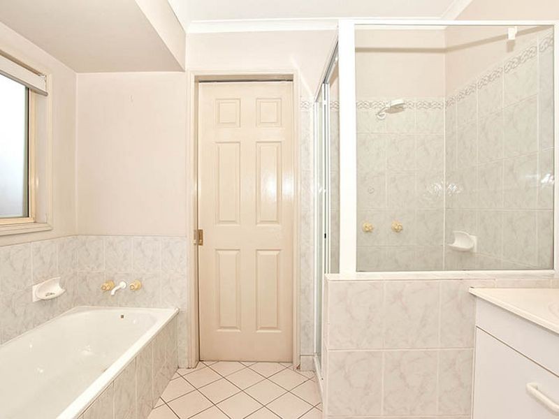 2/27 Daniells Street, Carina QLD 4152