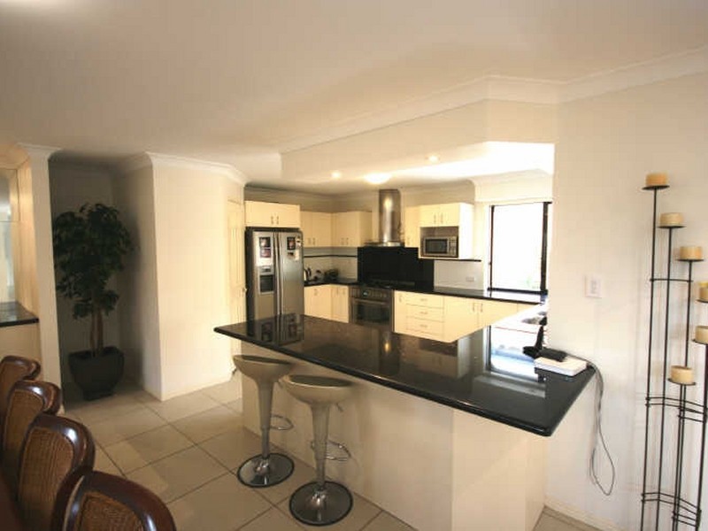 18 Kenilworth Place, Carindale QLD 4152
