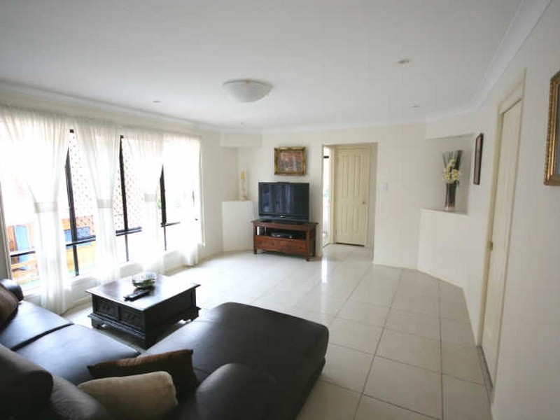 18 Kenilworth Place, Carindale QLD 4152