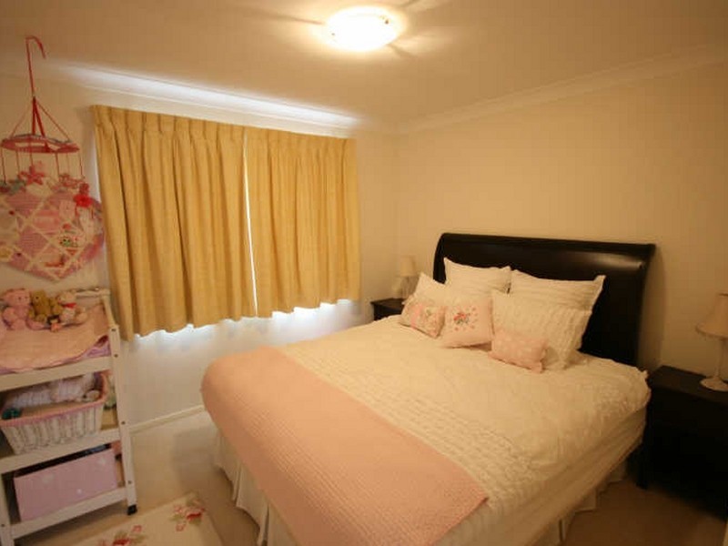 18 Kenilworth Place, Carindale QLD 4152