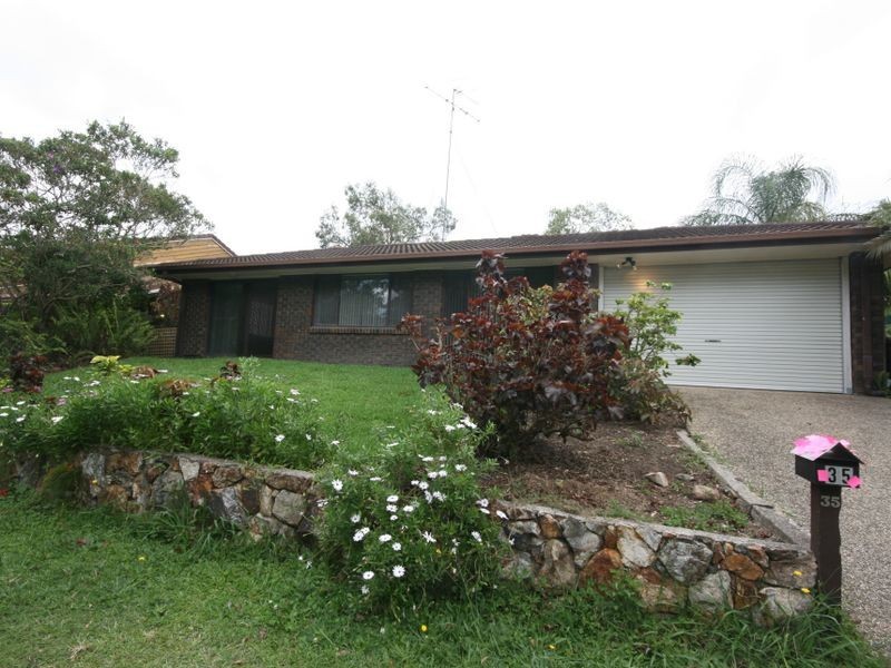 35 Meadowbank Street, Carindale QLD 4152