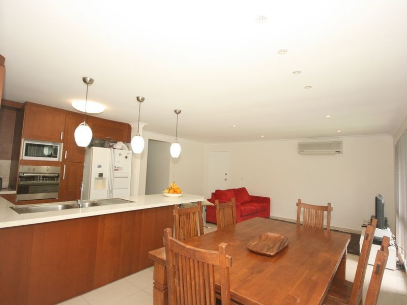 35 Meadowbank Street, Carindale QLD 4152