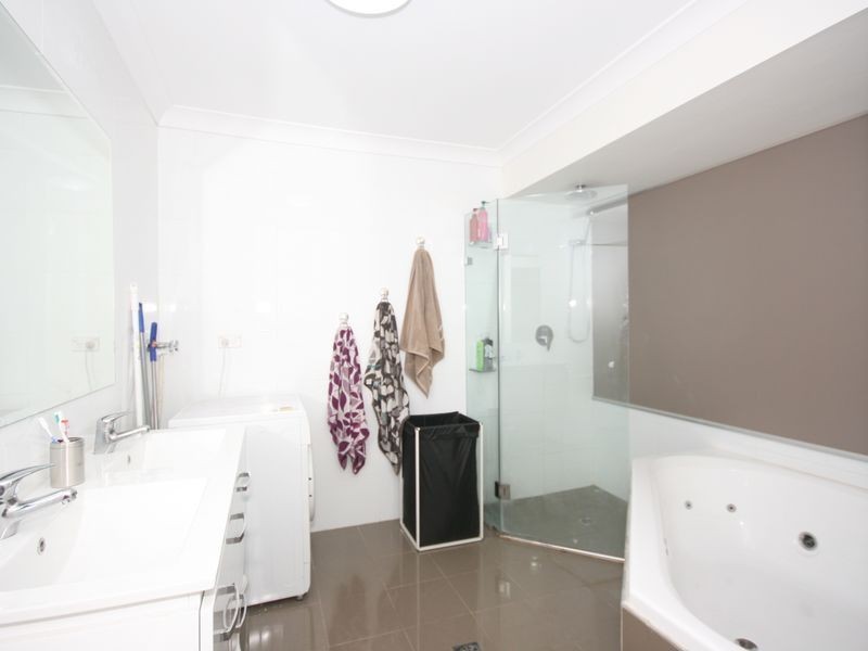 35 Meadowbank Street, Carindale QLD 4152