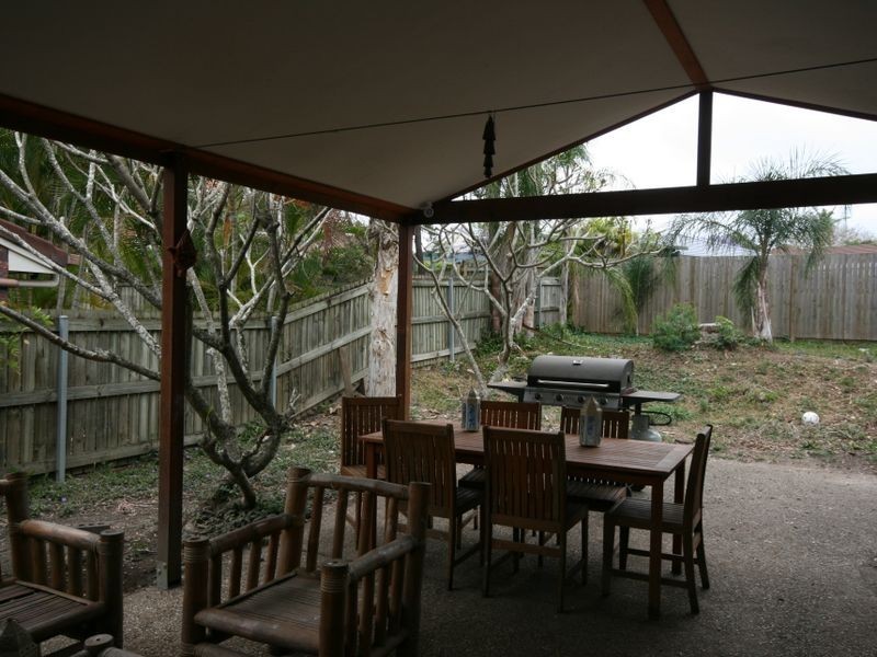 35 Meadowbank Street, Carindale QLD 4152