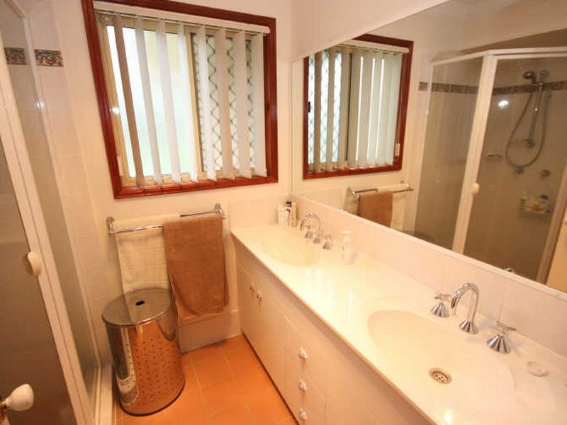 31 Kirra Place, Carindale QLD 4152