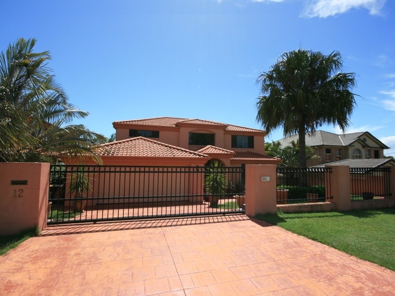 12 Angourie Place, Carindale QLD 4152