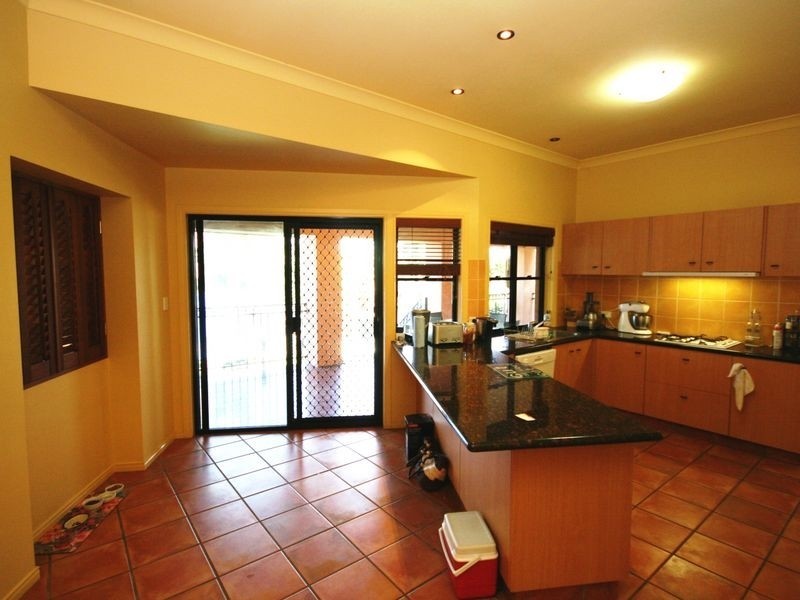 12 Angourie Place, Carindale QLD 4152