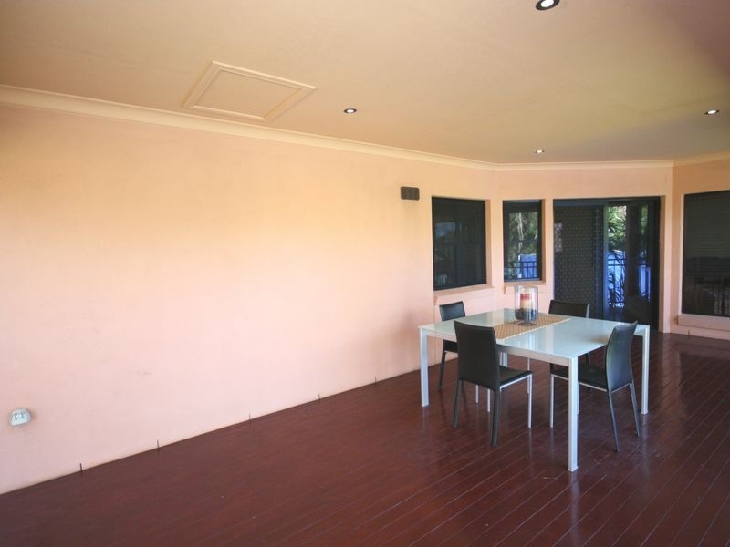 12 Angourie Place, Carindale QLD 4152