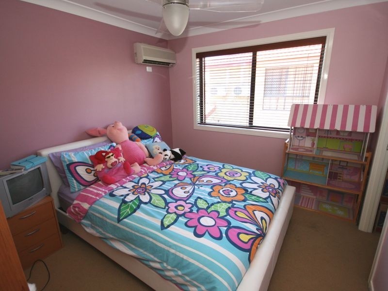 12 Angourie Place, Carindale QLD 4152