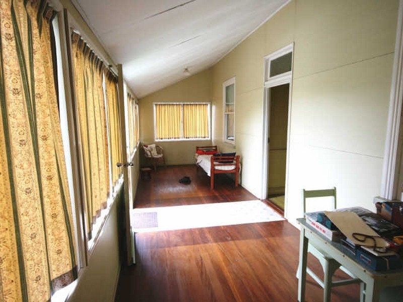 15 Baron Street, Greenslopes QLD 4120