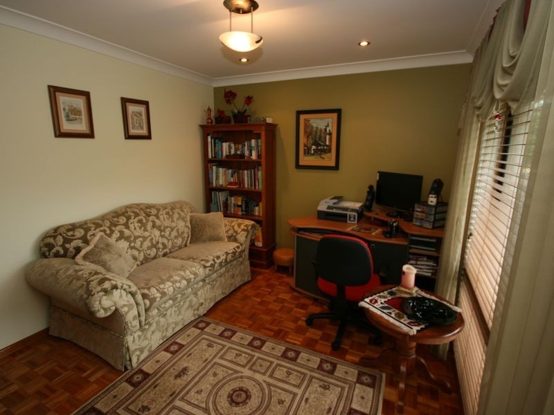 91 Scrub Road, Carindale QLD 4152