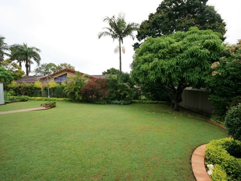 91 Scrub Road, Carindale QLD 4152