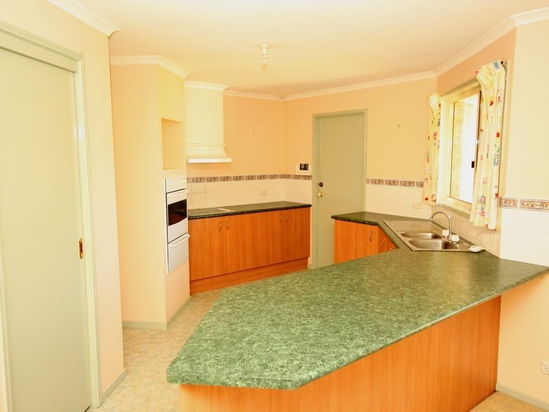 3 Kauri Street, Carindale QLD 4152