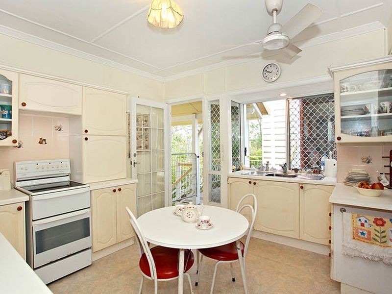 59 Brisbane Avenue, Camp Hill QLD 4152