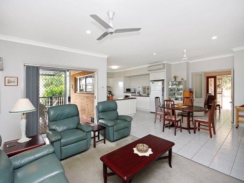 12 Hatherton Crescent, Carindale QLD 4152