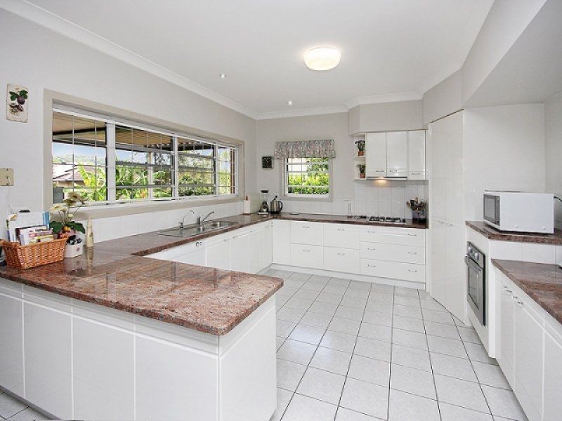 12 Hatherton Crescent, Carindale QLD 4152