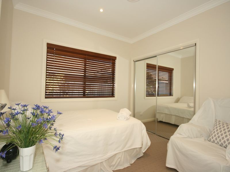 3 Holland Place, Carindale QLD 4152