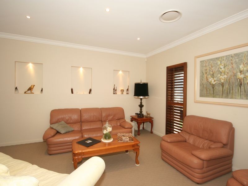 3 Holland Place, Carindale QLD 4152