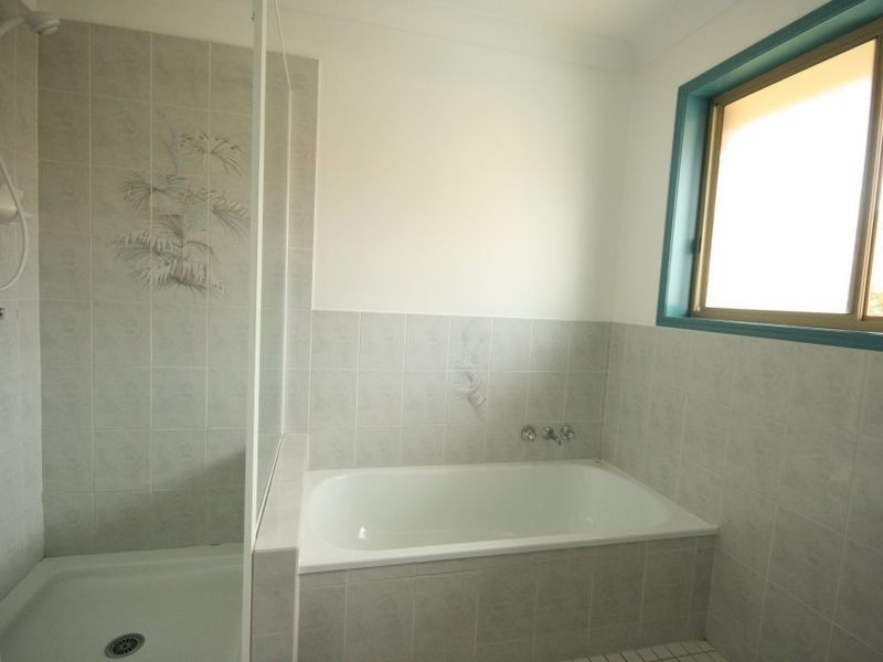 408 Winstanley Street, Carindale QLD 4152