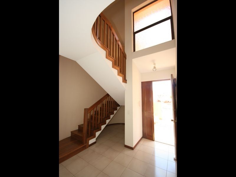 383 Winstanley Street, Carindale QLD 4152