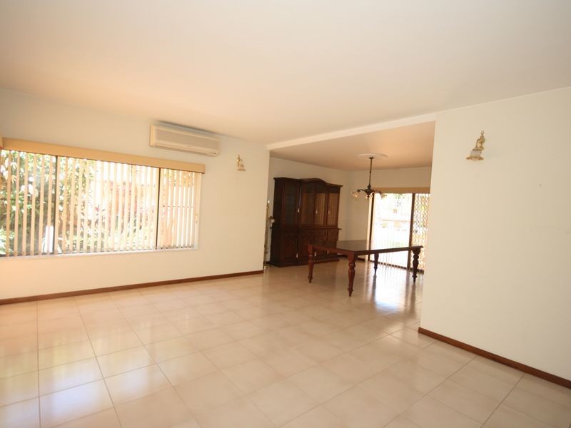 383 Winstanley Street, Carindale QLD 4152