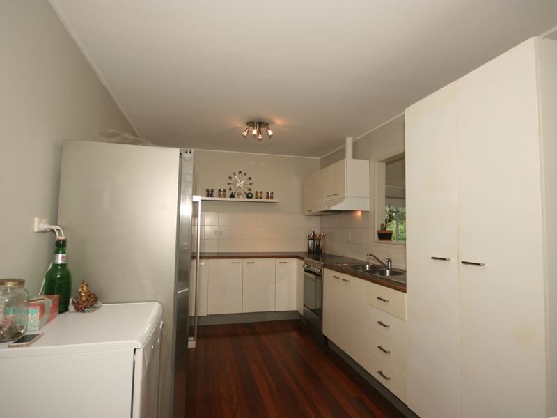 20 Wiles Street, Camp Hill QLD 4152