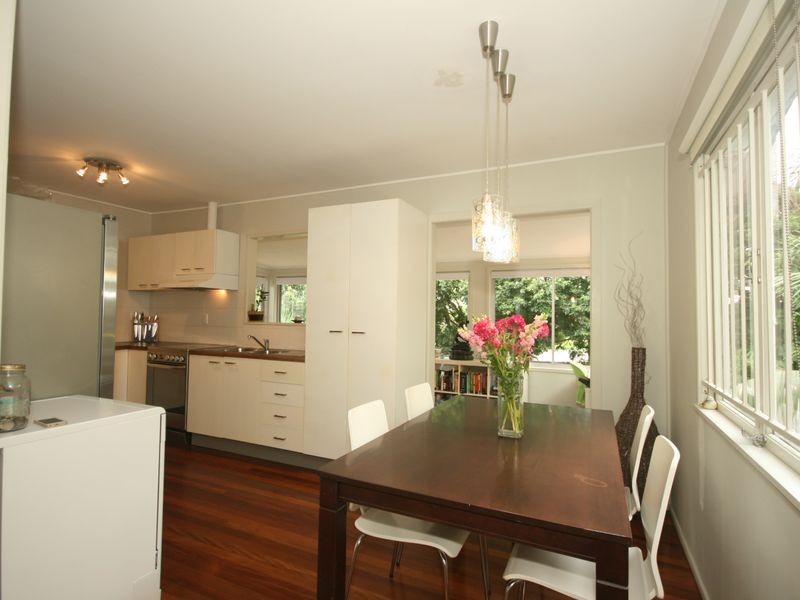 20 Wiles Street, Camp Hill QLD 4152