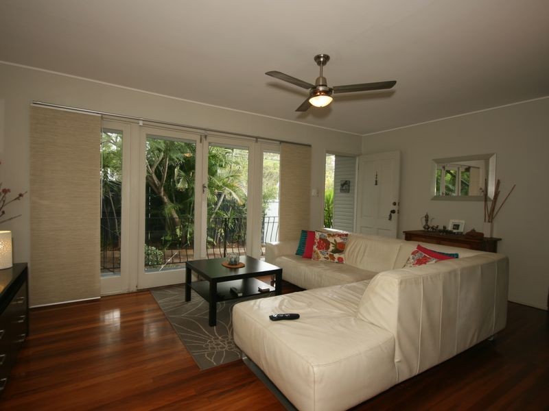 20 Wiles Street, Camp Hill QLD 4152