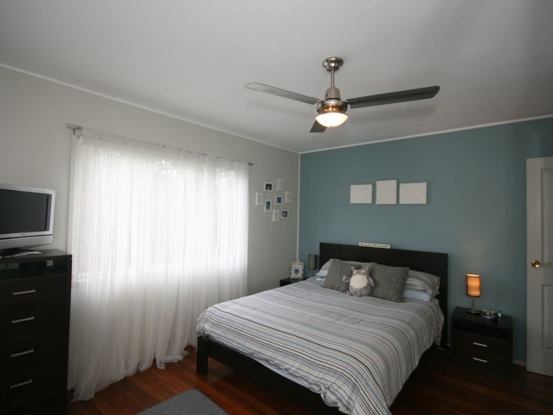 20 Wiles Street, Camp Hill QLD 4152