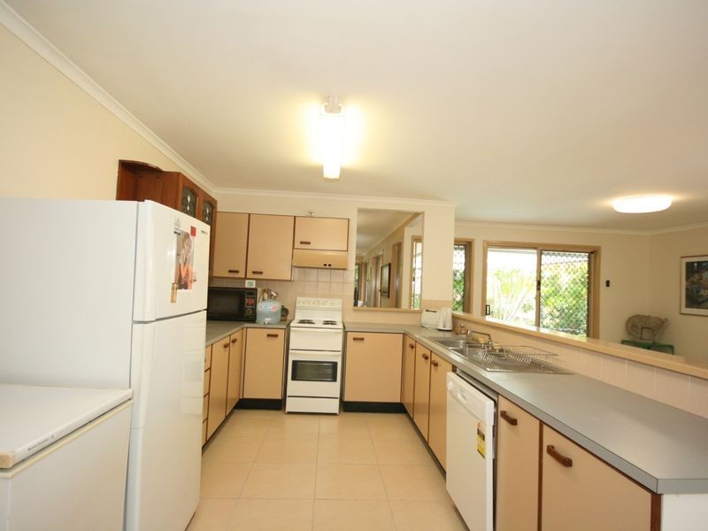 99 Scrub Road, Carindale QLD 4152