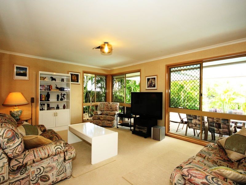 99 Scrub Road, Carindale QLD 4152