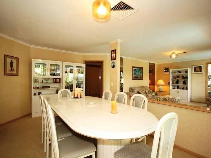 99 Scrub Road, Carindale QLD 4152