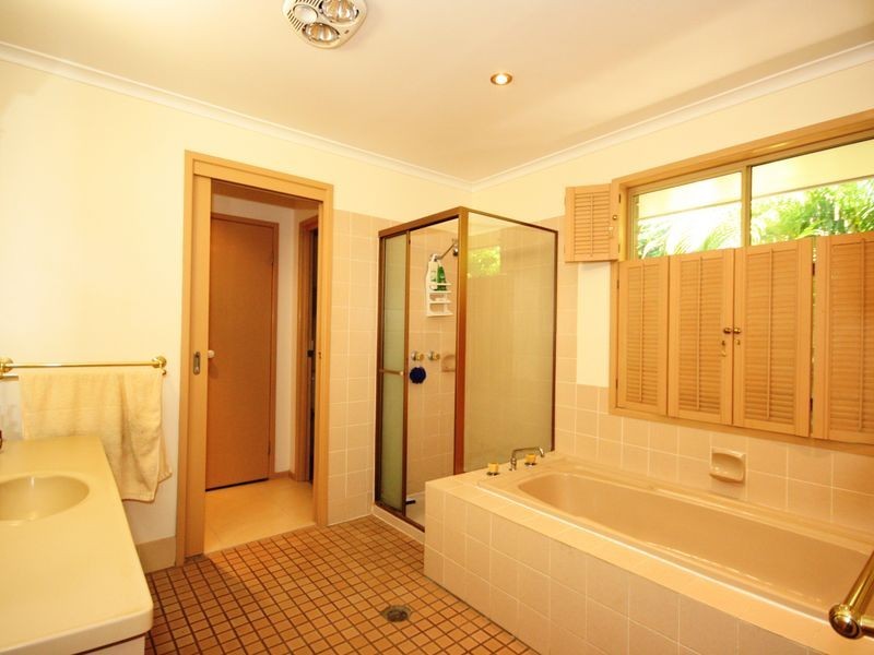 99 Scrub Road, Carindale QLD 4152